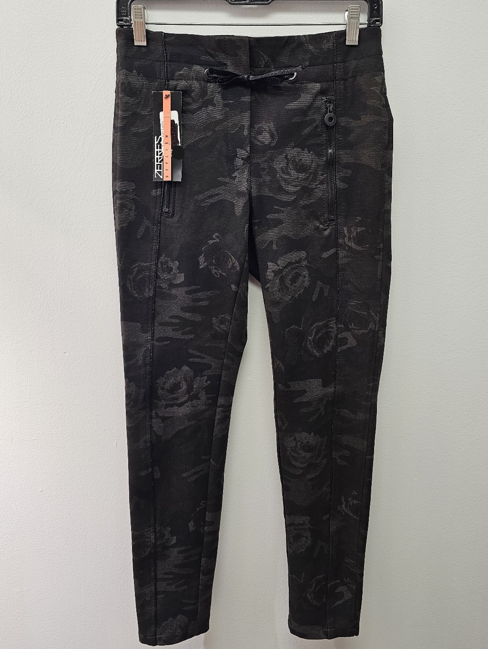 Zerres Black & Camo Green Floral Skinny Pants